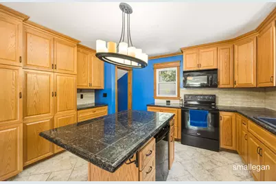 4005 Hendershot Avenue NW, Grand Rapids, MI 49544 - Photo 5