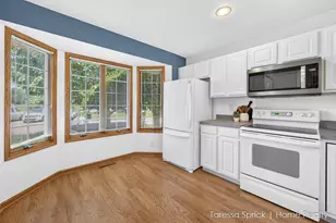1533 Castlemaine Dr, Zeeland, MI 49464 - Photo 5