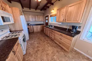 201 Lakeside Dr, Quincy, MI 49082 - Photo 13