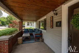 1014 Crescent St NE, Grand Rapids, MI 49503 - Photo 3