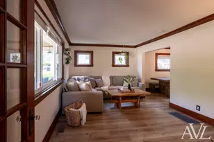 1014 Crescent St NE, Grand Rapids, MI 49503 - Photo 7