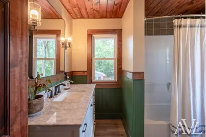 1014 Crescent Street NE, Grand Rapids, MI 49503 - Photo 19