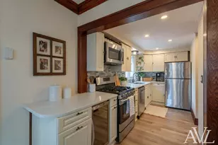 1014 Crescent St NE, Grand Rapids, MI 49503 - Photo 11