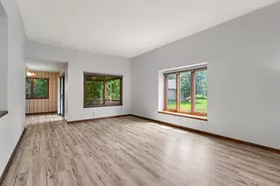 217 Parkside Dr, Zeeland, MI 49464 - Photo 5