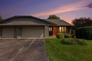 217 Parkside Dr, Zeeland, MI 49464 - Photo 3