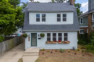 1517 Sherman St SE, Grand Rapids, MI 49506 - Photo 1