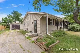558 S Union St, Sparta, MI 49345 - Photo 3