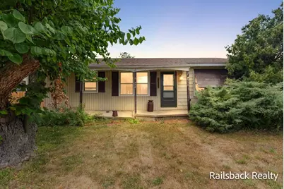 558 S Union Street, Sparta, MI 49345 - Photo 1