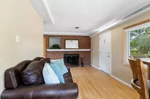 21545 Highview St, Clinton Twp, MI 48036 - Photo 9
