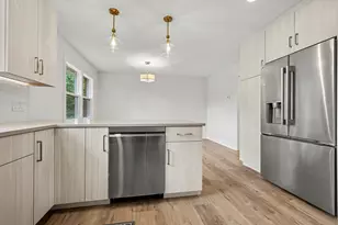 4043 Clearview St NE, Grand Rapids, MI 49546 - Photo 11