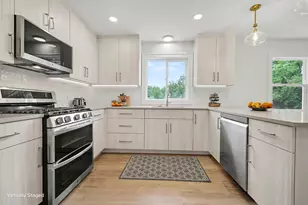 4043 Clearview St NE, Grand Rapids, MI 49546 - Photo 9