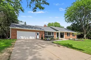 4043 Clearview St NE, Grand Rapids, MI 49546 - Photo 3