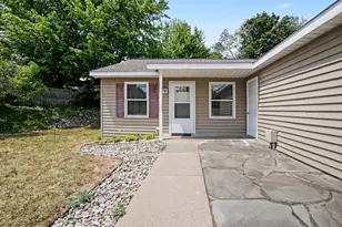 218 Devonwood Dr, Shelby, MI 49455 - Photo 3