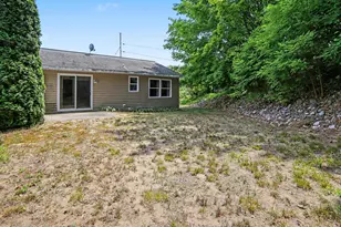 218 Devonwood Dr, Shelby, MI 49455 - Photo 15