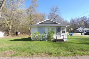39 Troy St, Battle Creek, MI 49037 - Photo 1