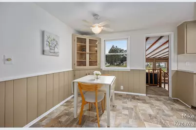 3901 Suburban Shores Drive NE, Grand Rapids, MI 49525 - Photo 9