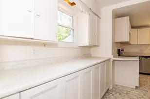 1112 Washburn Ave, Kalamazoo, MI 49048 - Photo 15