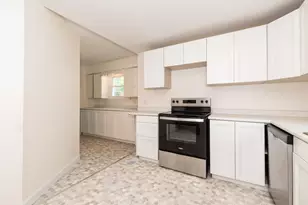 1112 Washburn Ave, Kalamazoo, MI 49048 - Photo 13