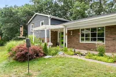 3950 Queen Oaks Drive, Chelsea, MI 48118 - Photo 9