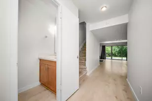 690 Peninsula Ct, Ann Arbor, MI 48105 - Photo 11
