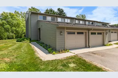 690 Peninsula Court, Ann Arbor, MI 48105 - Photo 3