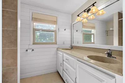 907 East Street, Three Rivers, MI 49093 - Photo 17