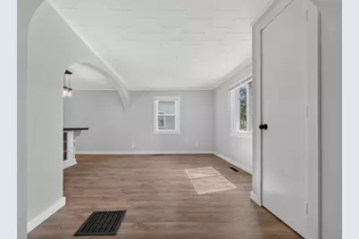 175 S Howell Street, Hillsdale, MI 49242 - Photo 5
