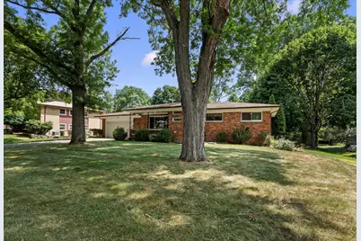 349 Nesbit Lane, Rochester Hills, MI 48309 - Photo 5