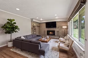 349 Nesbit Ln, Rochester Hills, MI 48309 - Photo 7