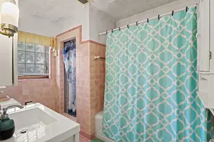 11651 Gallagher St, Hamtramck, MI 48212 - Photo 19
