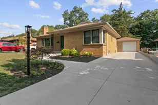 1701 8th St NW, Grand Rapids, MI 49504 - Photo 3