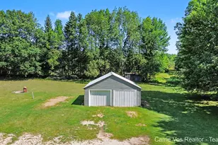 3251 E 46 Rd, Cadillac, MI 49601 - Photo 29