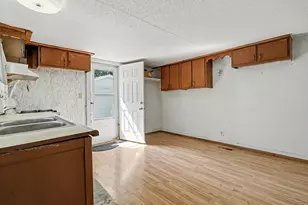 1010 Kalamazoo St, South Haven, MI 49090 - Photo 7