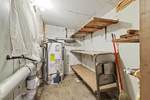1010 Kalamazoo St, South Haven, MI 49090 - Photo 11