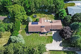 2390 Sycamore Path, Saint Joseph, MI 49085 - Photo 3