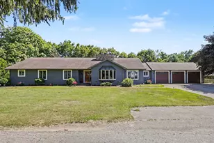 2390 Sycamore Path, Saint Joseph, MI 49085 - Photo 5