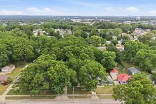 1711 Royal Oak St SW, Wyoming, MI 49519 - Photo 3