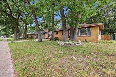 1711 SW Royal Oak Street SW, Wyoming, MI 49519 - Photo 5