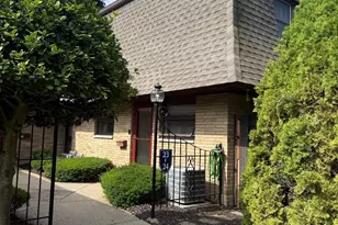 2727 S Lakeshore Dr, Saint Joseph, MI 49085 - Photo 1