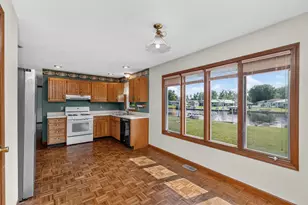 68441 N Channel Pkwy, Edwardsburg, MI 49112 - Photo 9