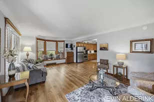 136 S Fairview Rd, Zeeland, MI 49464 - Photo 5