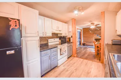 135 S Manning Street, Hillsdale, MI 49242 - Photo 13