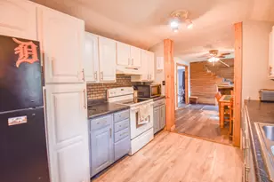 135 S Manning St, Hillsdale, MI 49242 - Photo 13
