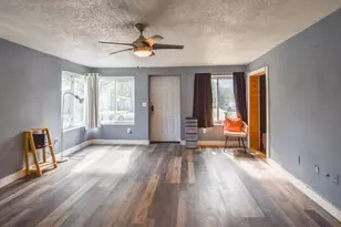 135 S Manning St, Hillsdale, MI 49242 - Photo 7