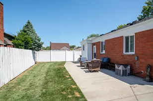 22225 Love St, Saint Clair Shores, MI 48082 - Photo 5