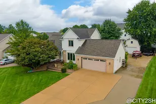 6719 Crown Point Dr, Hudsonville, MI 49426 - Photo 1