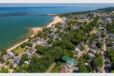 1022 Lake Boulevard, Saint Joseph, MI 49085 - Photo 1