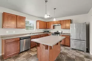 334 Saddlebrook Dr, Linden, MI 48451 - Photo 3