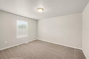 334 Saddlebrook Dr, Linden, MI 48451 - Photo 13