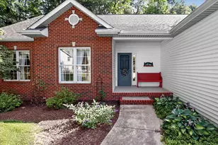 25464 Joelle Ct, Edwardsburg, MI 49112 - Photo 7